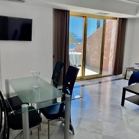 Puerto Banus Beachfront .gray D'albion . Amazing Location Apartment *