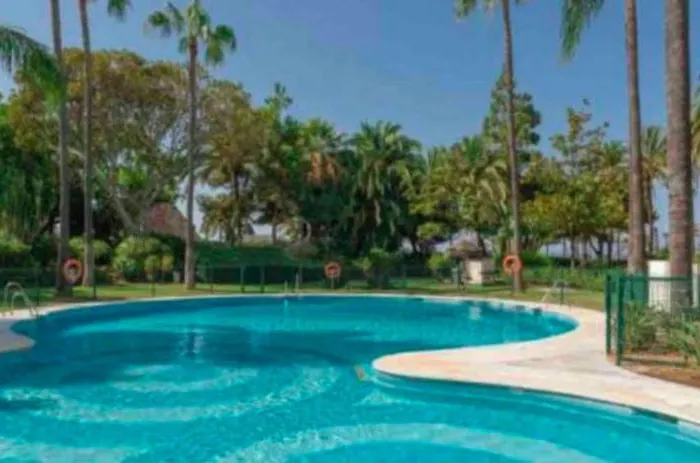 Puerto Banus Beachfront .gray D'albion . Amazing Location Lejlighed