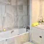 Appartement Puerto Banus Beachfront .gray D'albion . Amazing Location Marbella