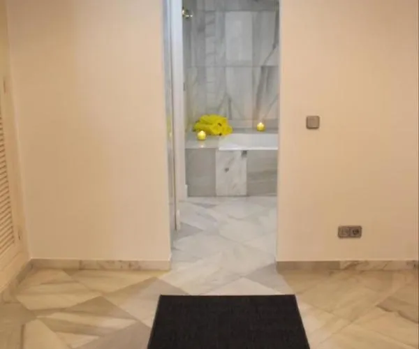 Apartment Puerto Banus Beachfront .gray D'albion . Amazing Location *